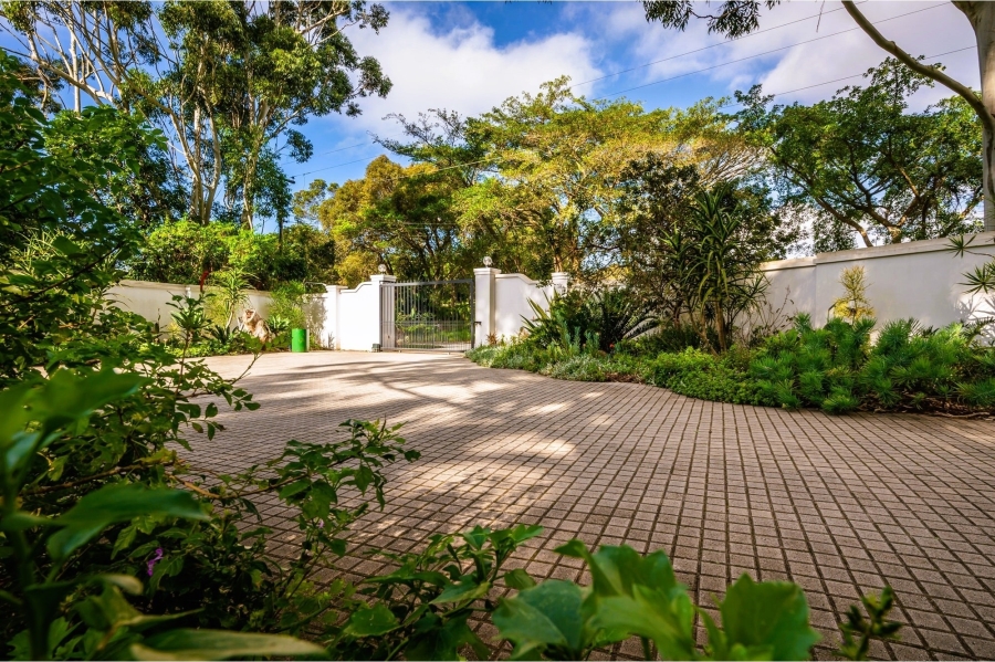 5 Bedroom Property for Sale in Theescombe Eastern Cape